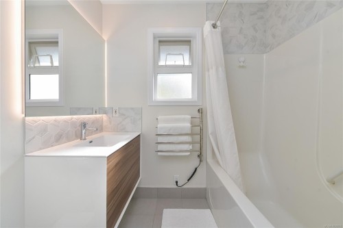 486 Foster St, Esquimalt, BC 