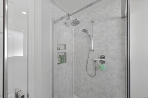 486 Foster St, Esquimalt, BC 