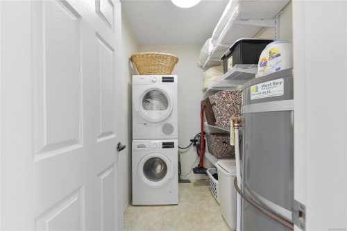 486 Foster St, Esquimalt, BC 