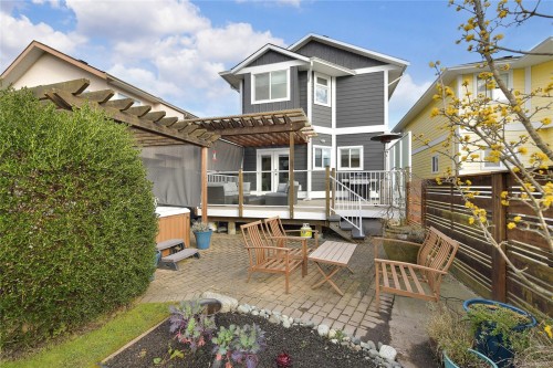 486 Foster St, Esquimalt, BC 