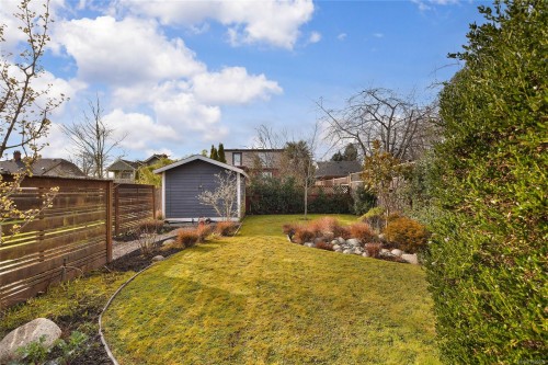 486 Foster St, Esquimalt, BC 