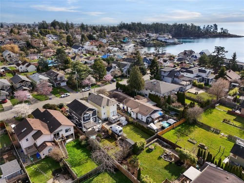 486 Foster St, Esquimalt, BC 