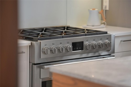 486 Foster St, Esquimalt, BC 