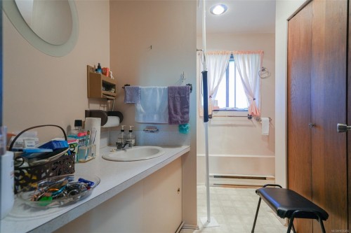 6550 Walker Rd, Port Alberni, BC 