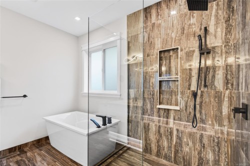 2224 Valley View Dr, Courtenay, BC 