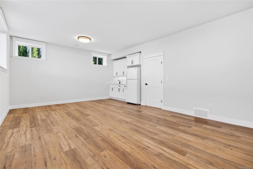 2224 Valley View Dr, Courtenay, BC 