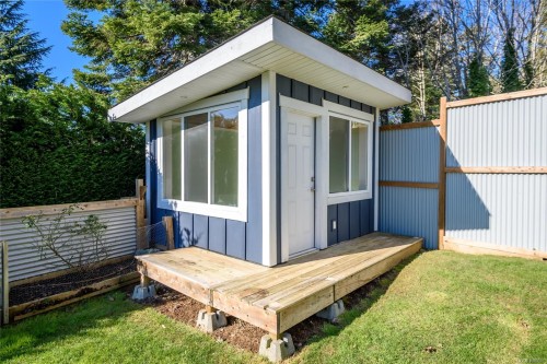 2224 Valley View Dr, Courtenay, BC 