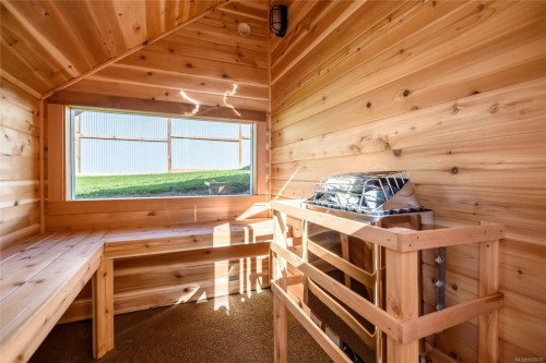 2224 Valley View Dr, Courtenay, BC 