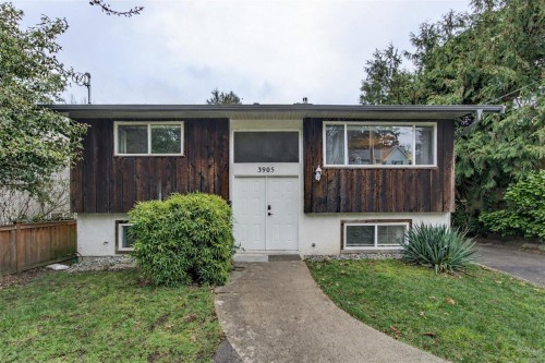 3905 Grange Rd, Saanich, BC 
