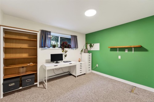 3905 Grange Rd, Saanich, BC 