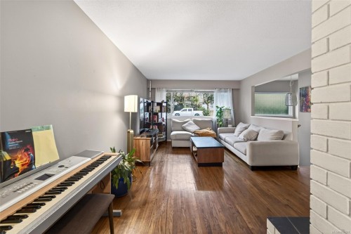 3905 Grange Rd, Saanich, BC 