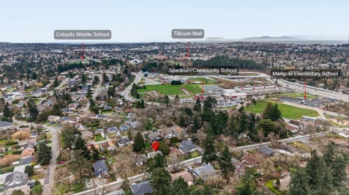 3905 Grange Rd, Saanich, BC 