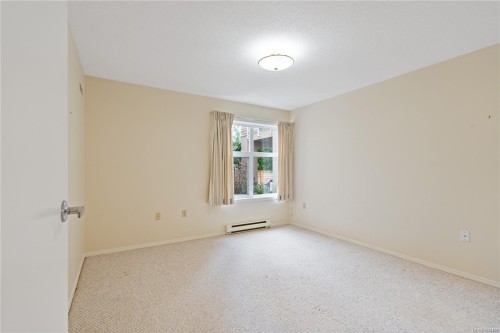 105-3915 St. Georges Lane, Saanich, BC - Indoor Photo Showing Other Room