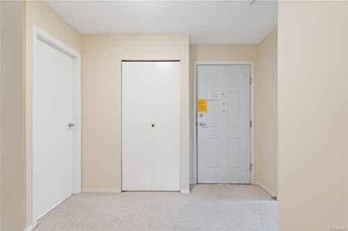 105-3915 St. Georges Lane, Saanich, BC - Indoor Photo Showing Other Room