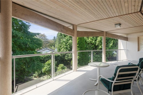 105-3915 St. Georges Lane, Saanich, BC - Outdoor With Exterior