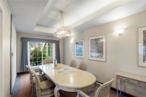 105-3915 St. Georges Lane, Saanich, BC - Indoor Photo Showing Dining Room