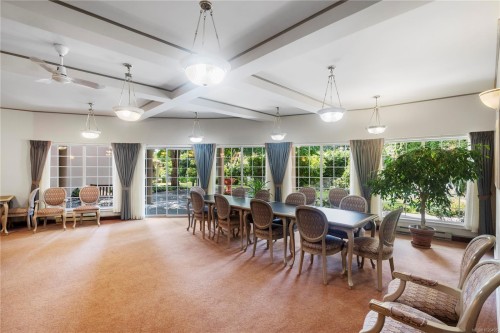 105-3915 St. Georges Lane, Saanich, BC - Indoor Photo Showing Dining Room
