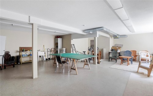 105-3915 St. Georges Lane, Saanich, BC - Indoor