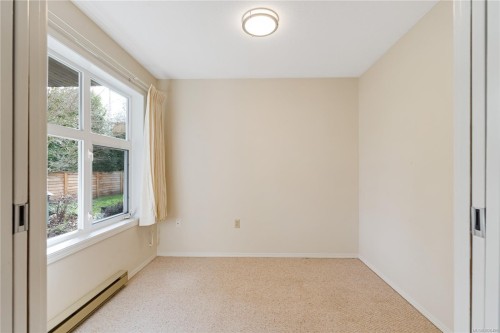 105-3915 St. Georges Lane, Saanich, BC - Indoor Photo Showing Other Room