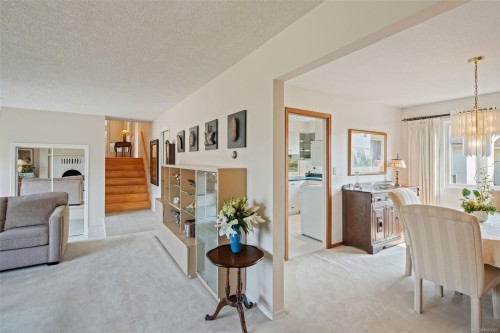 4059 Cavallin Crt, Saanich, BC 