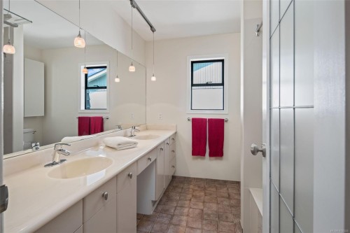 4059 Cavallin Crt, Saanich, BC 