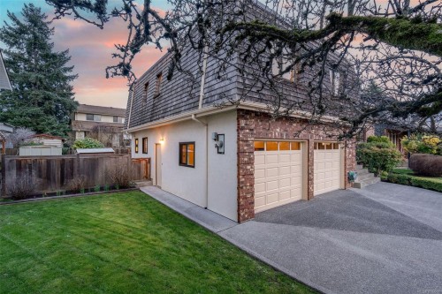 4059 Cavallin Crt, Saanich, BC 