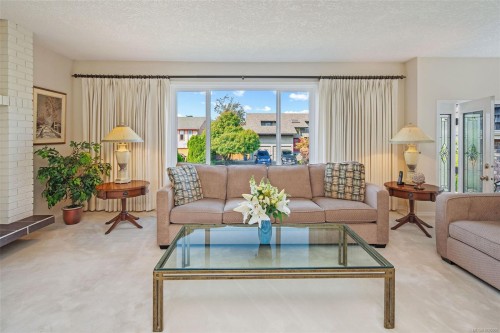 4059 Cavallin Crt, Saanich, BC 