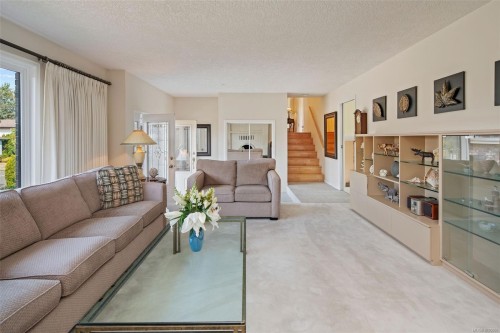 4059 Cavallin Crt, Saanich, BC 