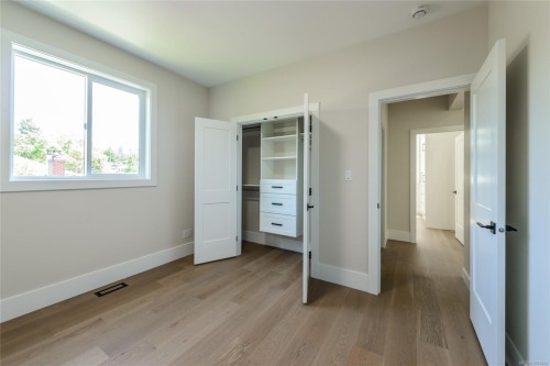 1246 Reynolds Rd, Saanich, BC 