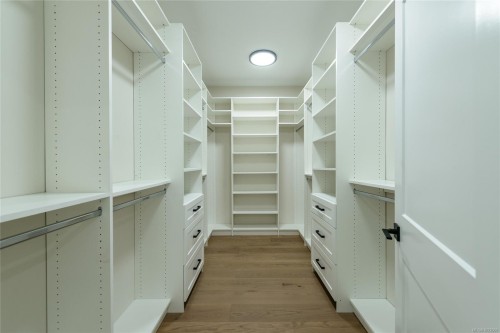 1246 Reynolds Rd, Saanich, BC 