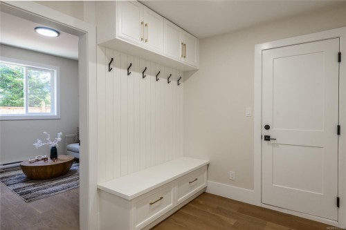 1246 Reynolds Rd, Saanich, BC 