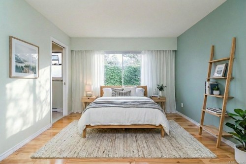 2320 Hazelton Pl, Saanich, BC 