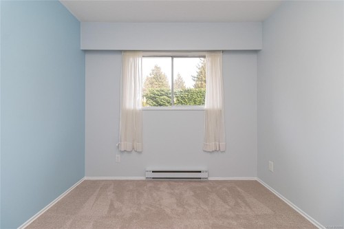 2320 Hazelton Pl, Saanich, BC 