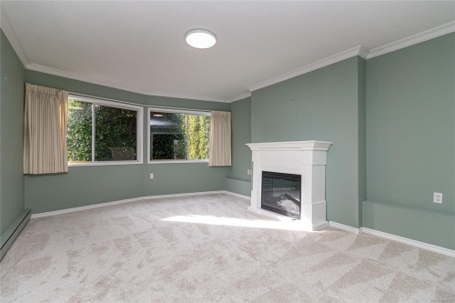 2320 Hazelton Pl, Saanich, BC 