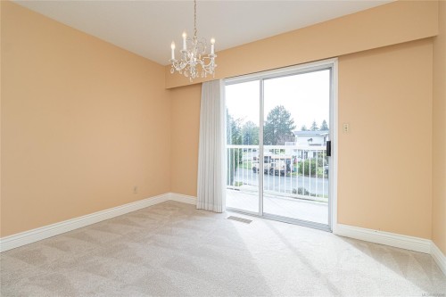 2320 Hazelton Pl, Saanich, BC 