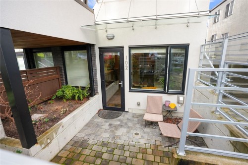 102-1014 Park Blvd, Victoria, BC - Outdoor With Exterior