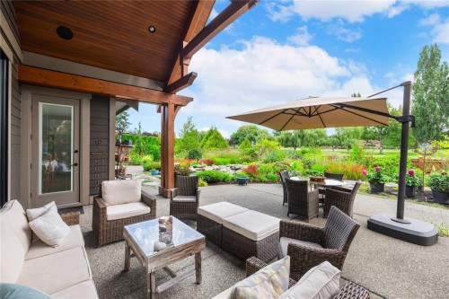 930 Eaglecrest Dr, Qualicum Beach, BC 