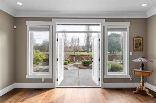 930 Eaglecrest Dr, Qualicum Beach, BC 