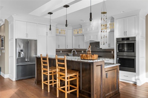 930 Eaglecrest Dr, Qualicum Beach, BC 