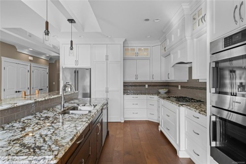 930 Eaglecrest Dr, Qualicum Beach, BC 