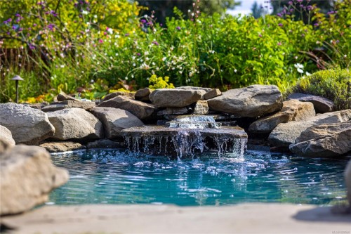 930 Eaglecrest Dr, Qualicum Beach, BC 