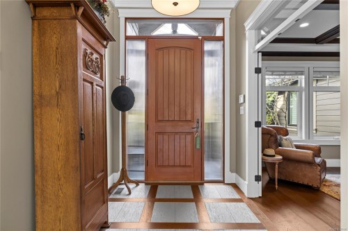 930 Eaglecrest Dr, Qualicum Beach, BC 