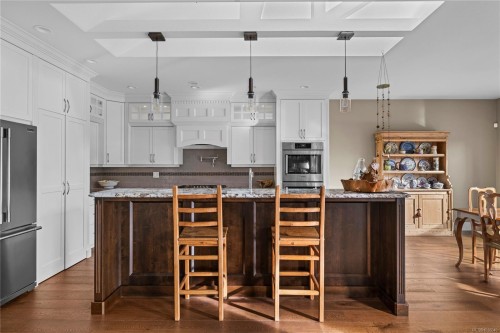 930 Eaglecrest Dr, Qualicum Beach, BC 