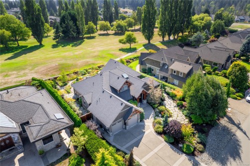 930 Eaglecrest Dr, Qualicum Beach, BC 