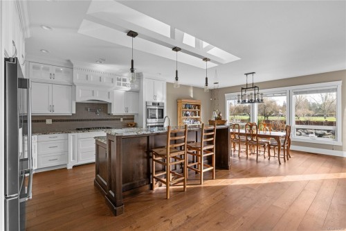 930 Eaglecrest Dr, Qualicum Beach, BC 