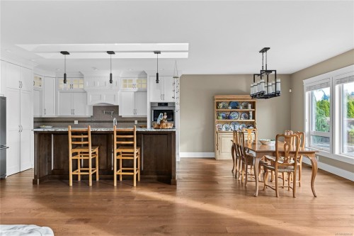 930 Eaglecrest Dr, Qualicum Beach, BC 