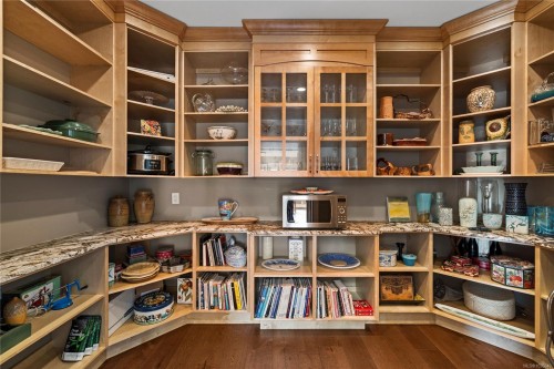 930 Eaglecrest Dr, Qualicum Beach, BC 