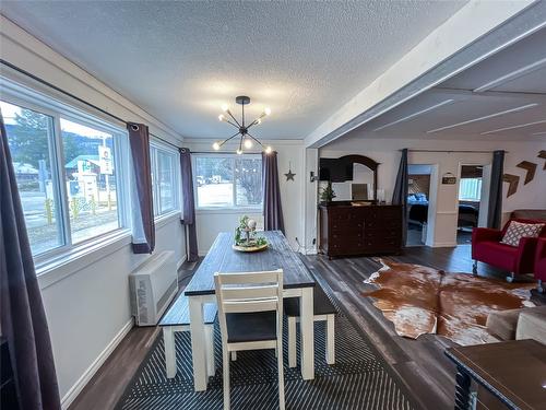 5844 Highway 33, Beaverdell, BC - Indoor Photo Showing Dining Room