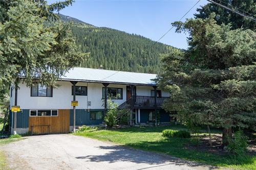 1918 Camozzi Road, Revelstoke, BC - Outdoor