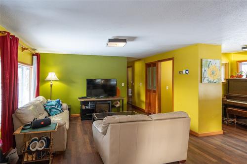 1918 Camozzi Road, Revelstoke, BC - Indoor Photo Showing Other Room